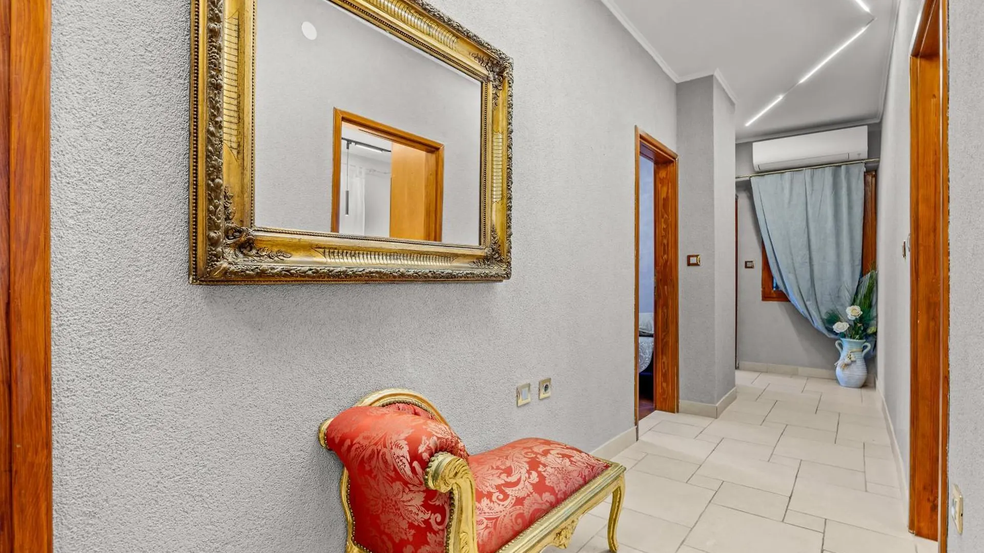 Diana City Hall View Pula Apartment